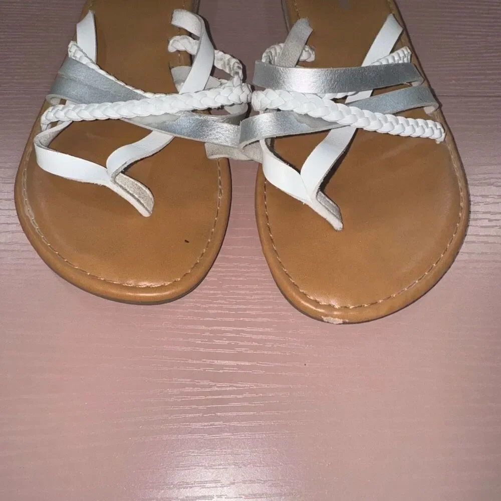 Sonoma Goods for Life White & Tan Flip Flop Sandal Thongs Size medium